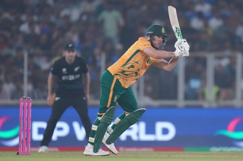 South Africa hammers New Zealand by seven wickets at T20 World Cup. England beats Scotland