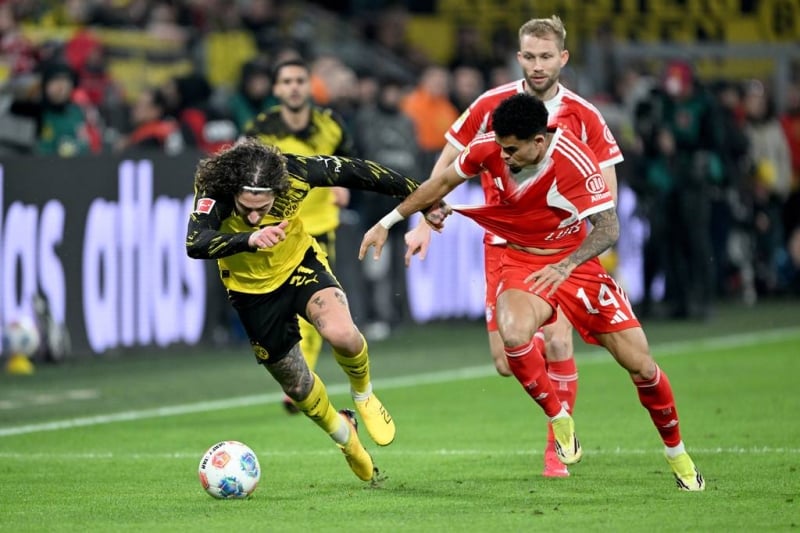 Kane scores 2 more as Bayern beats Dortmund in Klassiker to open 11-point lead in Bundesliga