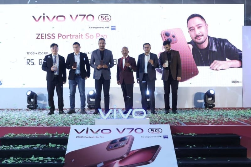 Vivo launches V70 smartphone with ZEISS telephoto camera