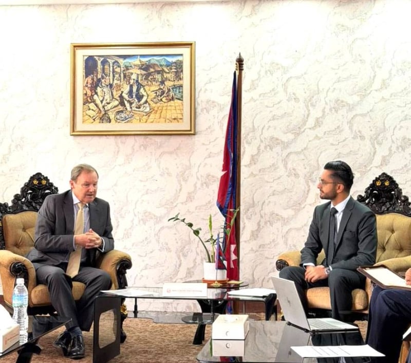 UK Ambassador Fenn Calls on Education Minister, Discusses Bilateral Cooperation