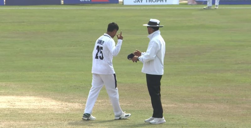 जय ट्रफीमा पुरानै दृश्य : आर्मीविरुद्धको खेलमा सन्दीप लामिछाने फेरि अम्पायरसँग भिडे