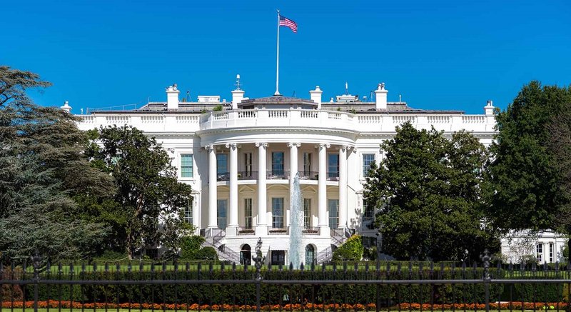 ट्रम्पलाई इरान युद्धको अडान फेर्न आग्रह गर्दै सुरक्षा निर्देशकले गरे पद त्याग