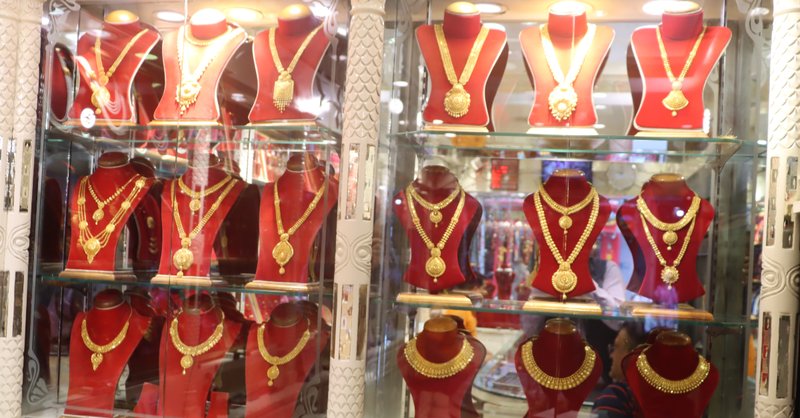 सुनचाँदीको मूल्य घट्यो