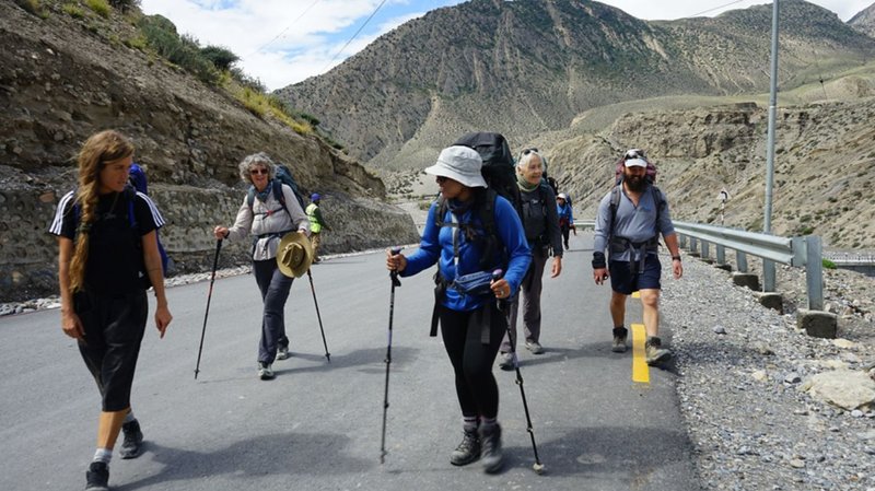 पदयात्री पर्यटकले अनिवार्य रूपमा पथप्रदर्शक लैजानुपर्ने