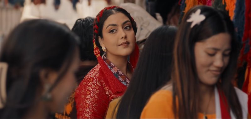 'धागोले बाटेको' को चर्चाले सुपुष्पालाई लाभ, फिल्मको व्यापारमा पनि उत्साह थप्ने आशा