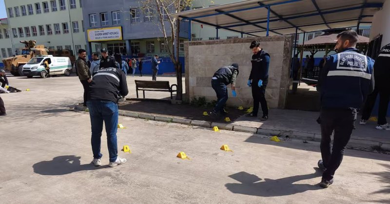 टर्कीमा १९ वर्षीय पूर्व विद्यार्थीद्वारा अन्धाधुन्ध गोली प्रहार; १६ जना घाइते, आक्रमणकारीद्वारा आत्महत्या