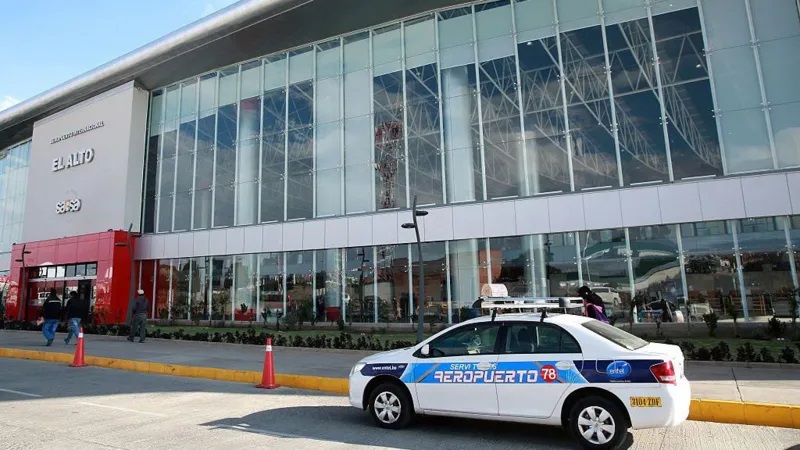 बोलिभियामा सैन्य कार्गो विमान दुर्घटना हुदाँ ११ जनाको ज्यान गयो